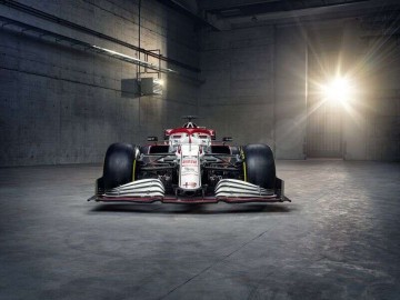 Nowy bolid zespołu Alfa Romeo Racing ORLEN